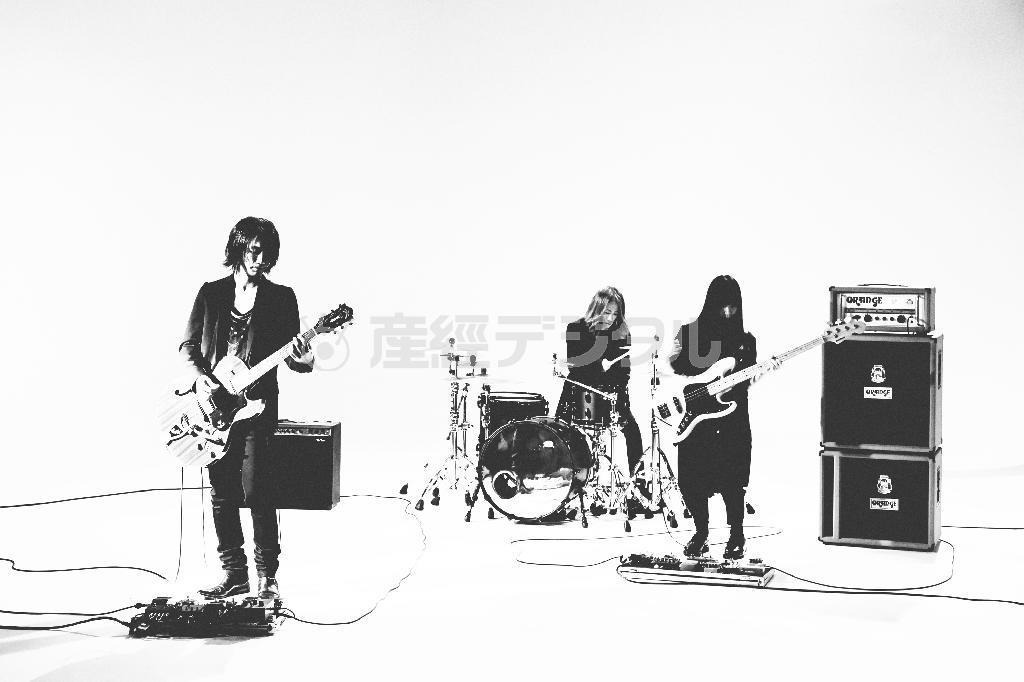 ３人組のバンド、ギーク・スリープ・シープ＝２０１５年１月１８日（提供写真）