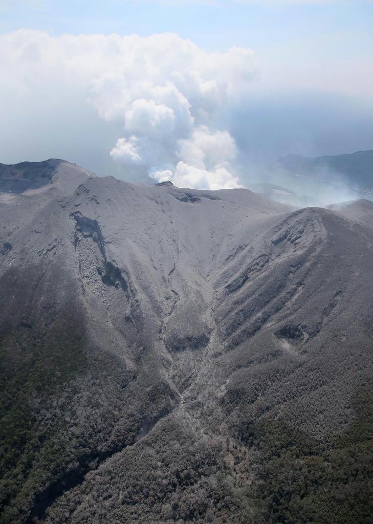 地域には温泉や湖など人気の観光地が多く、旅行前の情報収集が大切だ＝５月２９日（鈴木健児撮影）