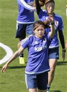 スイス戦に向けて調整する川澄奈穂美（なほみ、手前）＝２０１５年６月５日、カナダ・ブリティッシュコロンビア州バンクーバー（共同）