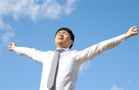 偉大な先輩たちの気の利いた言葉に薫陶を受け、さらに話芸に磨きをかけようと決意した児嶋一哉さん＝２０１５年（寺河内美奈撮影）