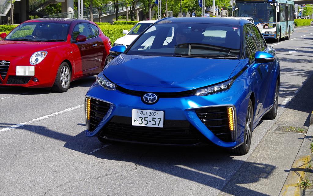 トヨタ自動車の燃料電池車「ミライ」