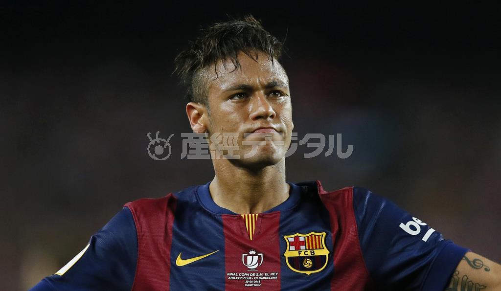 サッカーのスペイン１部リーグ、バルセロナに所属するブラジル代表ＦＷ、ネイマール選手＝２０１５年５月３０日、スペイン・カタルーニャ自治州バルセロナ（ロイター）