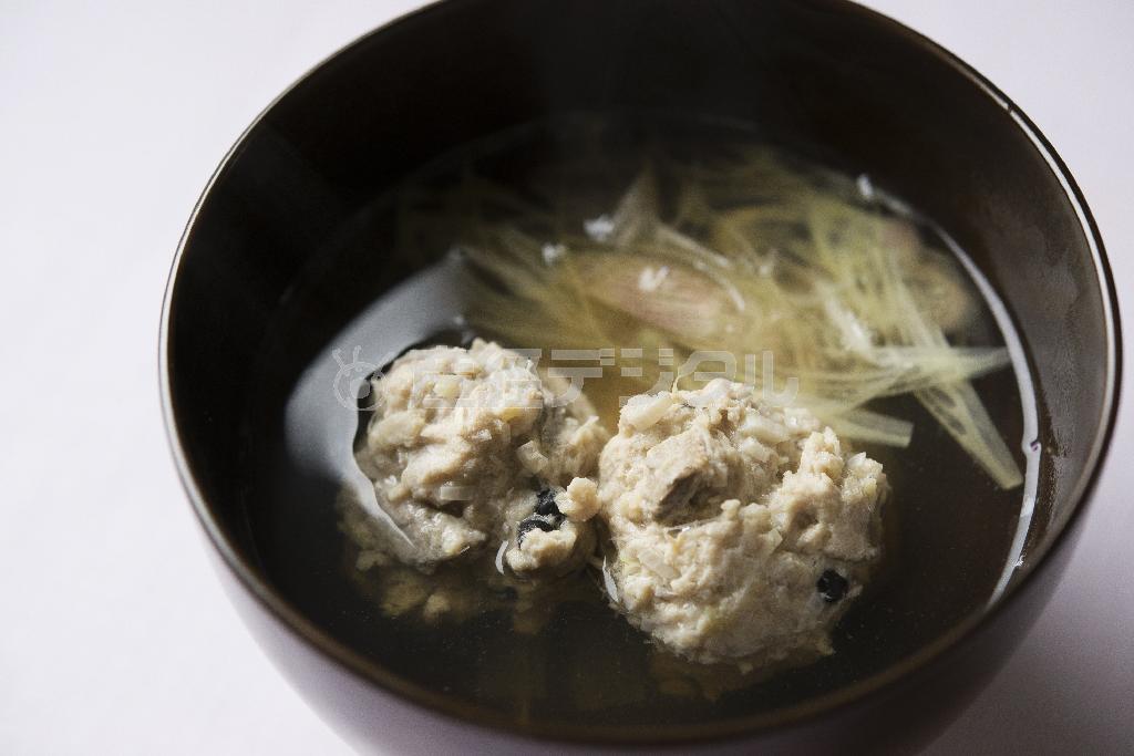 つみれ汁（松下二郎さん撮影、提供写真）