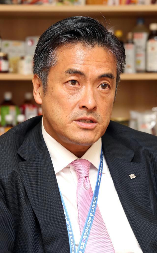 インタビューに応じるローソンの玉塚元一社長＝東京都品川区