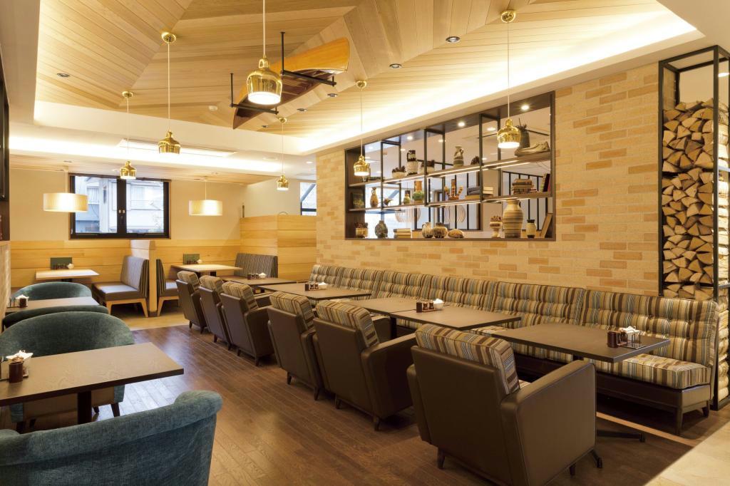 すかいらーくが横浜市南区に出店した「むさしの森珈琲」