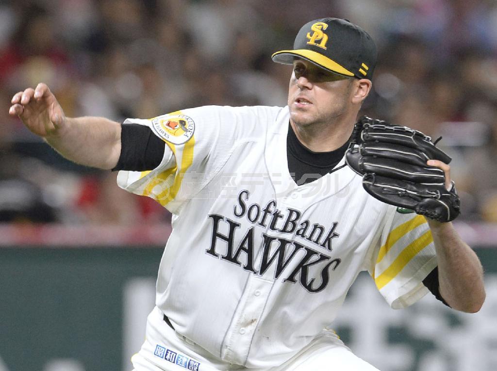 ６回６安打２失点で初登板初勝利を挙げたソフトバンクのリック・バンデンハーク＝２０１５年６月１４日、福岡県福岡市中央区・ヤフオクドーム（共同）