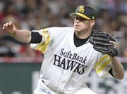 ６回６安打２失点で初登板初勝利を挙げたソフトバンクのリック・バンデンハーク＝２０１５年６月１４日、福岡県福岡市中央区・ヤフオクドーム（共同）