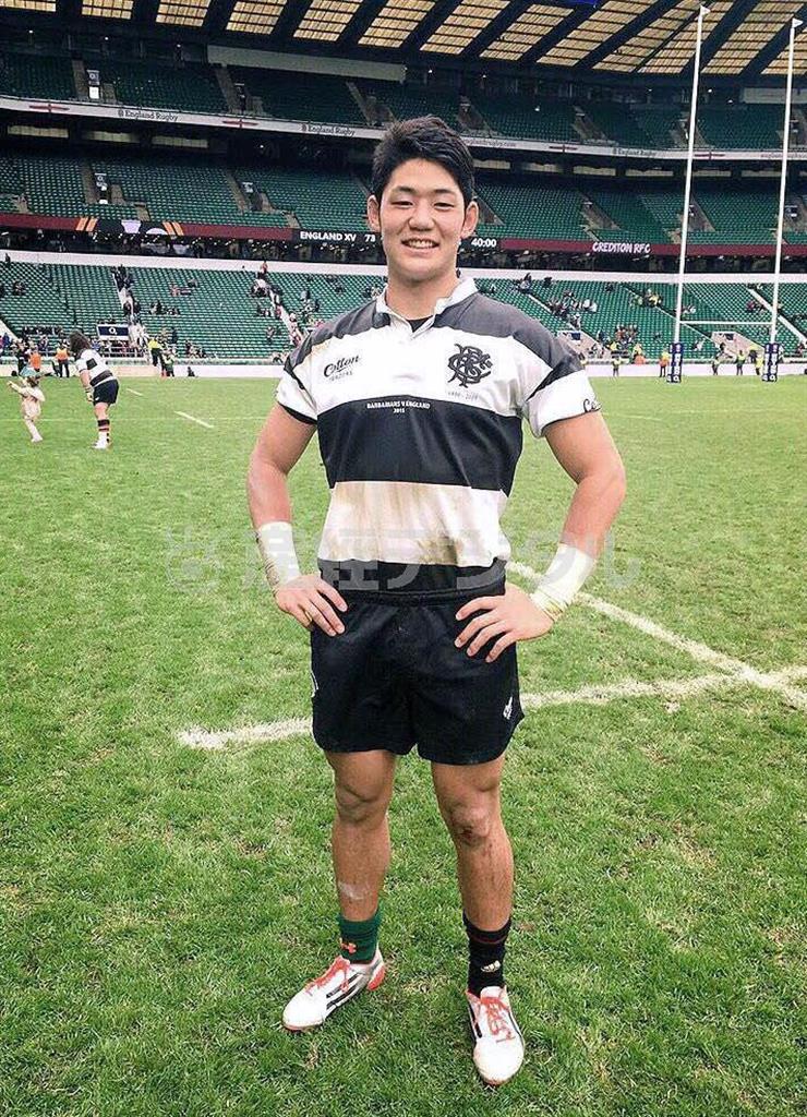 バーバリアンズのイングランド戦に出場した早大の藤田慶和（よしかず）＝２０１５年５月、英国・トゥイッケナムのトゥイッケナム競技場（日本ラグビー協会提供、共同）