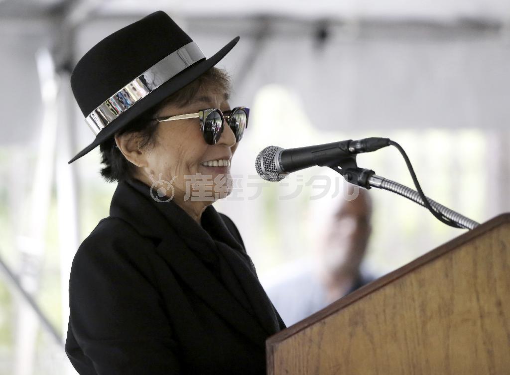 元ビートルズのジョン・レノン氏（１９４０～８０年）の妻で芸術家のオノ・ヨーコさん＝２０１５年６月１２日、米イリノイ州シカゴ（ＡＰ）