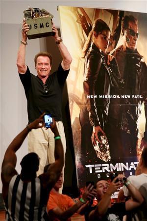 米俳優、アーノルド・シュワルツェネッガーさん＝２０１５年６月１４日、米カリフォルニア州のペンドルトン海兵隊基地（ロイター）