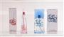 「ＩＳＳＥＹ＿ＭＩＹＡＫＥ＿ＰＡＲＦＵＭＳ」Ｌ’ＥＡＵ＿Ｄ’ＩＳＳＥＹ＿ＳＵＭＭＥＲ（左、８８００円）は爽やかなフルーティ・フローラルの香り。「Ｌ’ＥＡＵ＿Ｄ’ＩＳＳＥＹ＿ＰＯＵＲ＿ＨＯＭＭＥ＿ＳＵＭＭＥＲ（右、８３００円）は爽やかなスパイシー・ウッディフルーティの香り「Ｌ’ＥＡＵ＿Ｄ’ＩＳＳＥＹ」の詩的に満ちた夏のイメージを、ペーパーアーティスト、ユリア・ブロドスカヤがボトル、パッケージ上にグラフィックで表現＝２０１５年６月５日、東京都千代田区（荻窪佳撮影）