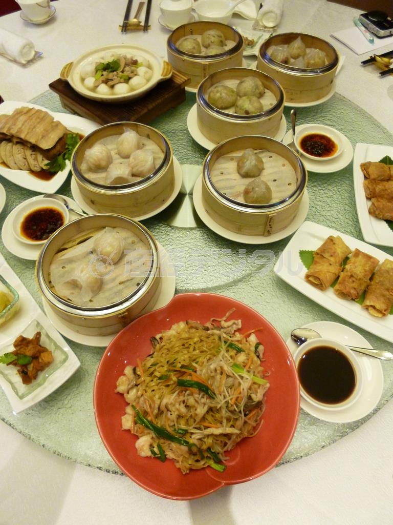 本場の中華料理は食通たちをうならせる＝２０１５年６月４日、中国・マカオ（巽尚之撮影）