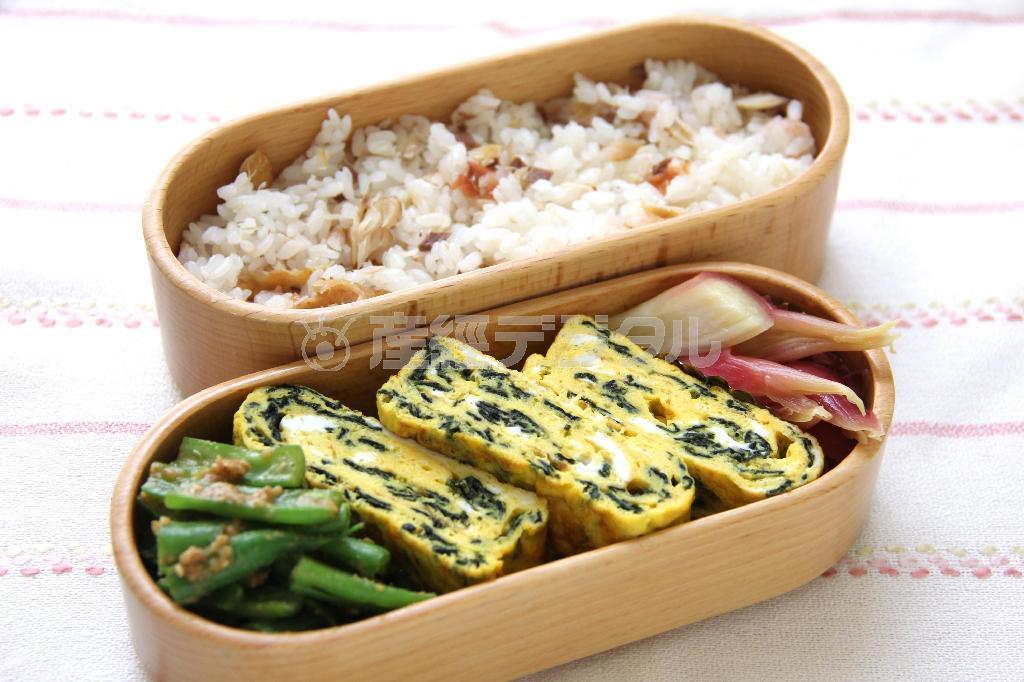 アジと梅のまぜごはん弁当。※６６０ｋｃａｌ、塩分２．９グラム（１人分）
