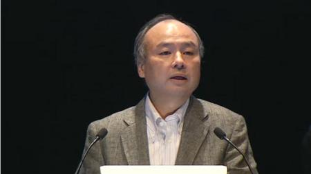 株主総会で経営方針を説明する孫正義ソフトバンク社長（同社公式サイトの動画配信より）