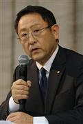会見するトヨタ自動車の豊田章男社長＝１９日午後、東京都文京区（長尾みなみ撮影）