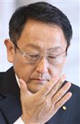 会見する豊田章男社長＝１９日午後、東京都文京区（古厩正樹撮影）