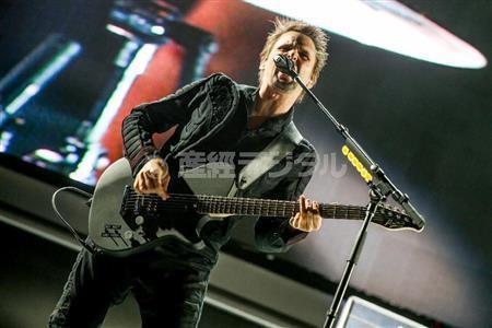 英ロックバンド「ミューズ」のフロントマン、マシュー・ベラミーさん＝２０１５年５月１７日、米カリフォルニア州アーバイン（ＡＰ）