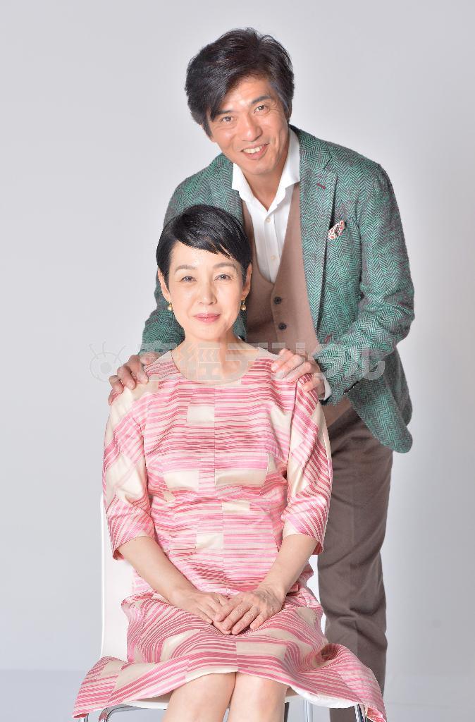 インタビューに応じる佐藤浩市さんと樋口可南子（かなこ）さん＝２０１５年４月２２日、東京都港区（宮崎瑞穂撮影）