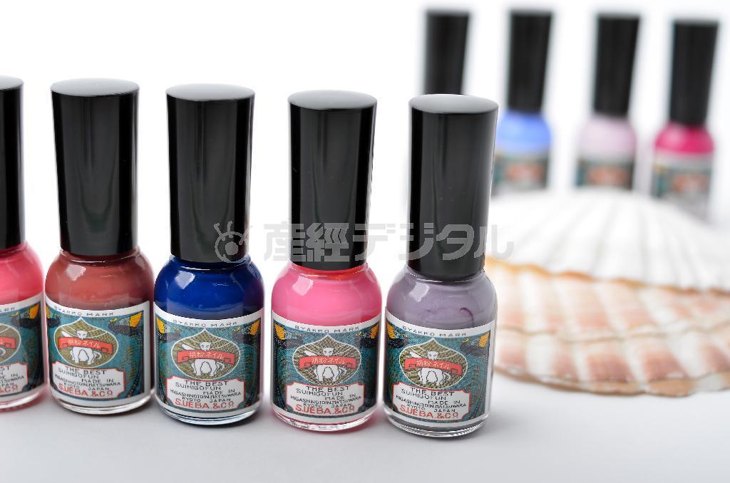 胡粉（ごふん）を用いた「胡粉ネイル＿和色シリーズ」（上羽絵惣提供）