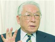 日本サッカー協会会長を務めていた長沼健（ながぬま・けん）氏（２００８年死去）＝２００４年４月２７日（共同）