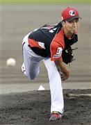 四国アイランドリーグｐｌｕｓのオープン戦に、先発として初登板した高知の藤川球児（きゅうじ）投手＝２０１５年６月２０日、高知県高知市の高知市総合運動場野球場（共同）