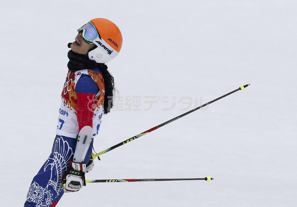ソチ冬季五輪のアルペンスキーに出場した英著名バイオリニスト、バネッサ・メイさん＝２０１４年２月１８日、ロシア・ソチ郊外（ＡＰ）