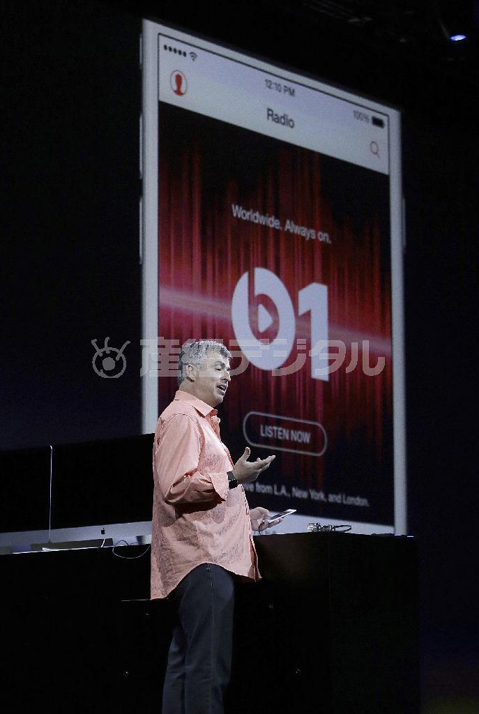 アップルのエディ・キュー上級副社長＝２０１５年６月８日、米カリフォルニア州サンフランシスコ（ＡＰ）