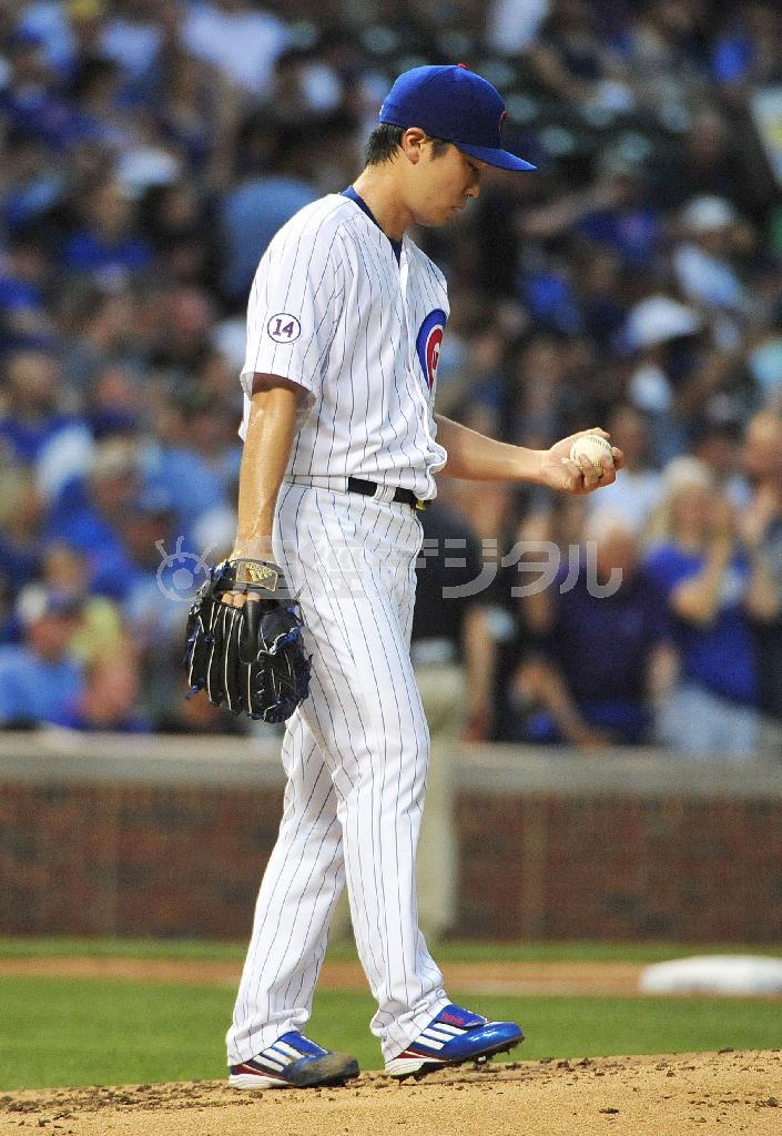 三回、本塁打を浴びたカブス・和田毅（つよし）＝２０１５年６月２２日、米イリノイ州シカゴ（ゲッティ＝共同）