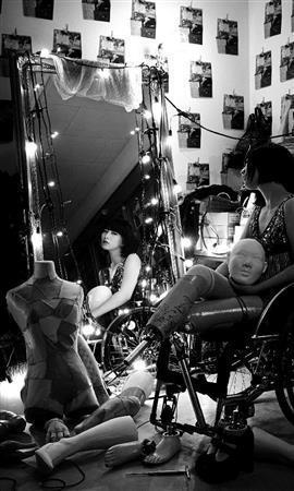 片山真理さん作品「”３０＿ｄａｙｓ＿ｉｎ＿ｔａｔｓｕｍａｃｈｉ＿ｓｔｕｄｉｏ”２０１５」＝２０１４年１０月２７日（提供写真）