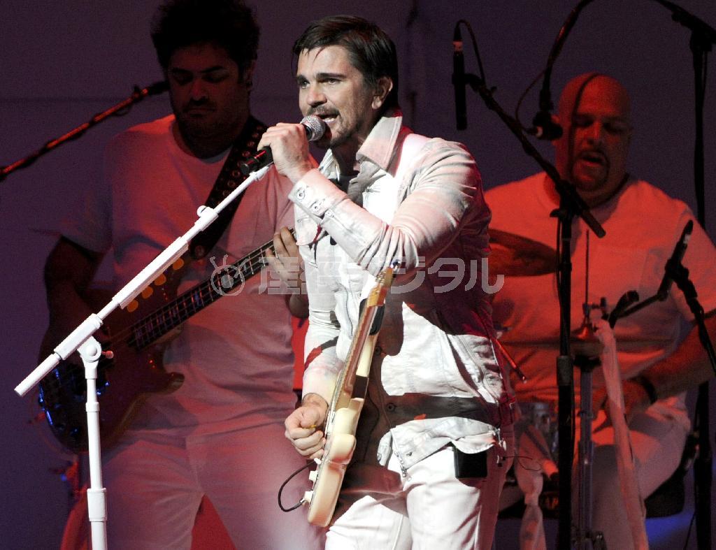 コロンビアのロック歌手、フアネスさん＝２０１４年１１月２０日、米ネバダ州ラスベガス（ＡＰ）