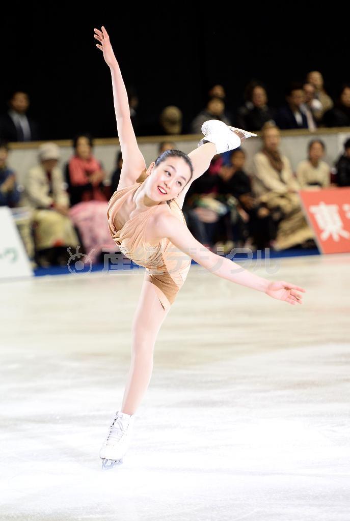 華麗な演技を披露する浅田真央（まお）選手。いよいよ本格始動へ＝２０１４年４月３日、愛知県名古屋市南区の日本ガイシアリーナ（森本幸一撮影）