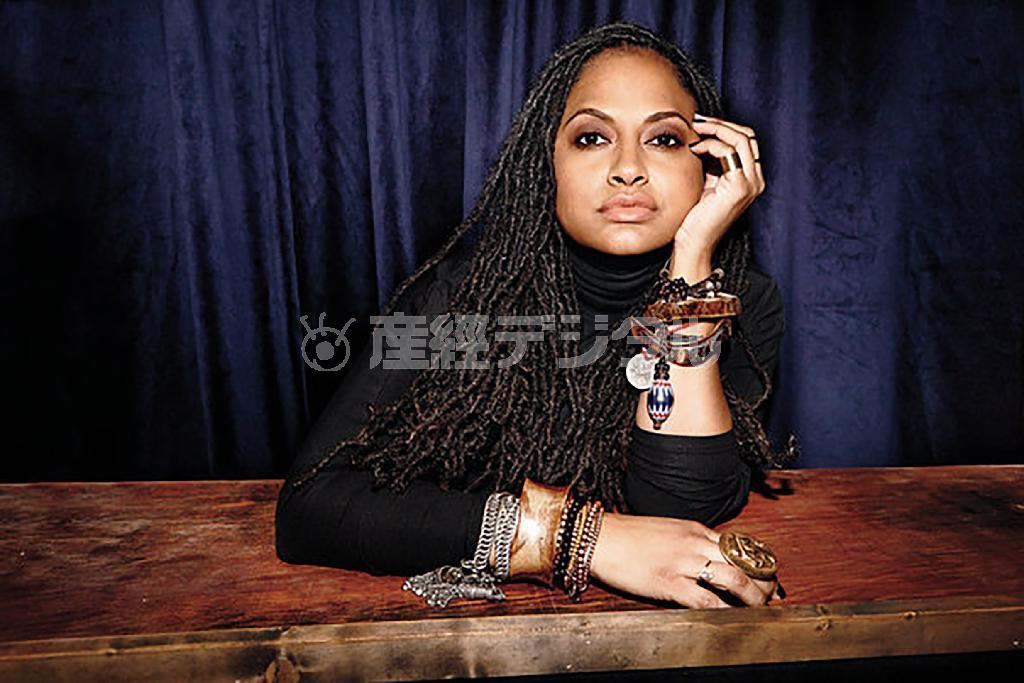 「私はキング牧師を主役にした映画が作られていないと知っていたので、監督に選んでもらえて誇らしく思いました」と語るエヴァ・デュヴァネイ監督（シナジーリレーション提供）