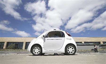 グーグル社開発の自動運転試作車＝２０１５年５月１３日、米カリフォルニア州マウンテンビュー（ＡＰ）