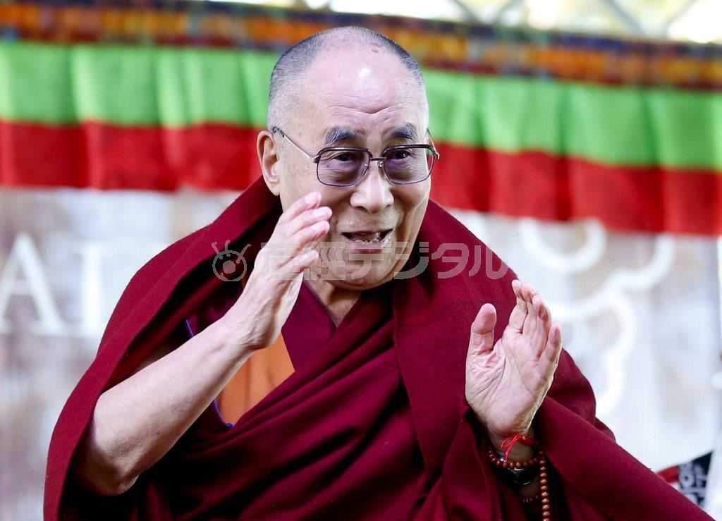 チベット仏教の最高指導者、ダライ・ラマ１４世＝２０１５年６月８日、オーストラリア・カトゥーンバ（ロイター）