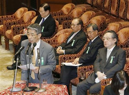 衆院平和安全法制特別委で意見を述べる宮崎礼壹・元内閣法制局長官。「集団的自衛権の行使容認は限定的と称するものも含め、従来の政府見解とは相いれない」と主張した＝２０１５年６月２２日、国会（共同）