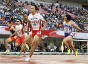 男子１００メートル決勝で、１０秒２８で優勝した高瀬慧（けい、左から４人目）＝２０１５年６月２８日、新潟県新潟市中央区・デンカビッグスワンスタジアム（共同）