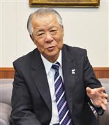 インタビューに答える日本損害保険協会の鈴木久仁会長