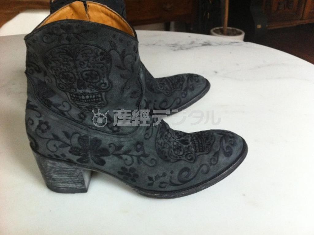 インターネットのサイトでやむなく売りに出したウエスタンブーツ（クレモンティーヌさん提供）