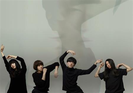 ４人組のバンド、雨のパレード。（写真左から）大澤実音穂（Ｄ）、是永亮祐（Ｂ）、福永浩平（Ｖｏ）、山崎康介（Ｇ、提供写真）