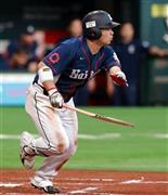 ソフトバンク戦で三回に安打を放った西武・森友哉（もり・ともや）＝２０１５年７月１日、福岡県福岡市中央区・ヤフオクドーム（中川春佳撮影）