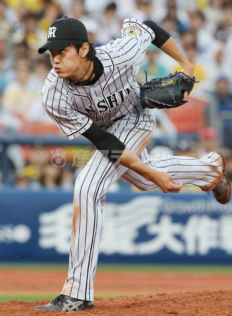 ８回１失点で７勝目を挙げた阪神・藤浪晋太郎＝２０１５年７月５日、神奈川県横浜市中区・横浜スタジアム（共同）