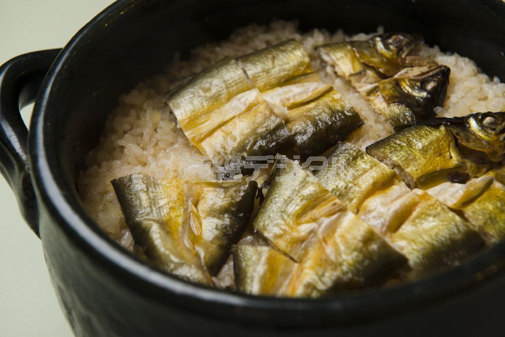 鮎ご飯（松下二郎さん撮影）