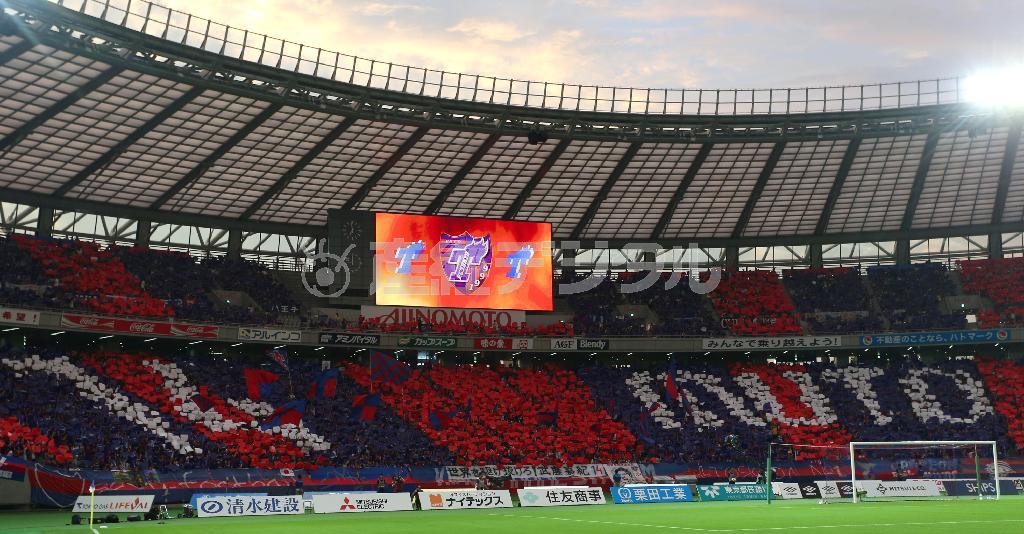 サッカーのＪ１の試合が行われた味の素スタジアム＝２０１５年６月２７日、東京都調布市（蔵賢斗撮影）