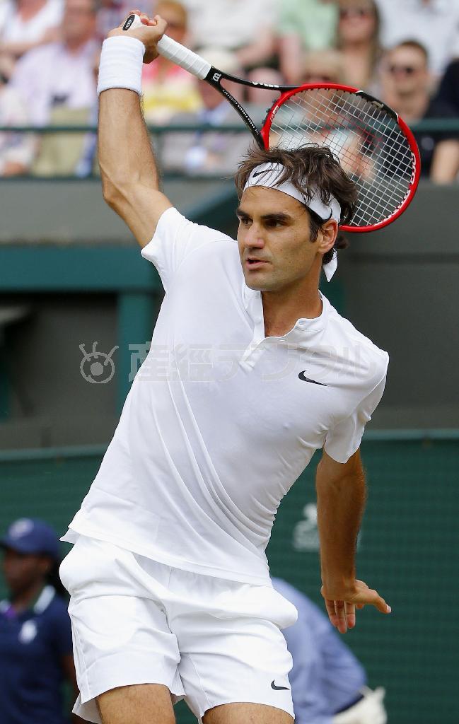 男子シングルスで４強入りしたロジャー・フェデラー＝２０１５年７月、英国・ウィンブルドン（共同）