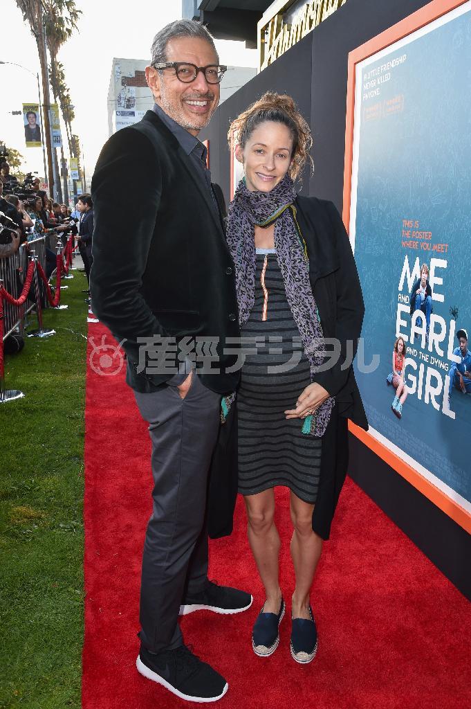 米俳優、ジェフ・ゴールドブラムさん（左）＝２０１５年６月３日、米カリフォルニア州ロサンゼルス（ＡＰ）