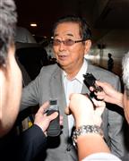 退院し羽田空港に到着した石原慎太郎元東京都知事＝６月８日午後、東京・羽田空港（川口良介撮影）