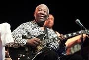 ８９歳で死去した米ブルースギタリスト、Ｂ・Ｂ・キング氏＝２０１３年８月８日、米メリーランド州ボルチモア（ＡＰ）