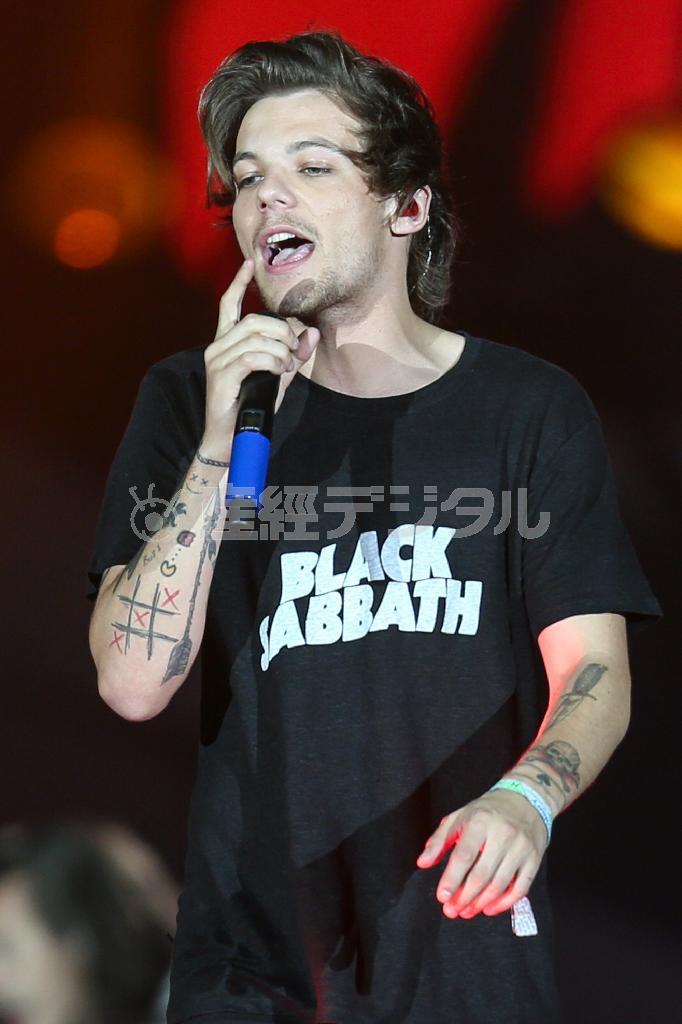 英ボーイズグループ「ワン・ダイレクション」のルイ・トムリンソンさん＝２０１５年７月９日、米カリフォルニア州サンディエゴ（ＡＰ）