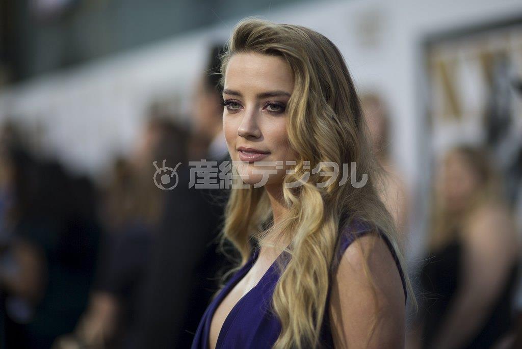 米人気俳優、ジョニー・デップさんの妻で女優のアンバー・ハードさん＝２０１５年６月２６日、米カリフォルニア州ハリウッド（ロイター）