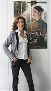 「最高のキャスティングができた」と胸を張るアンヌ・フォンテーヌ監督＝２０１５年６月２６日、東京都中央区銀座（高橋天地撮影）